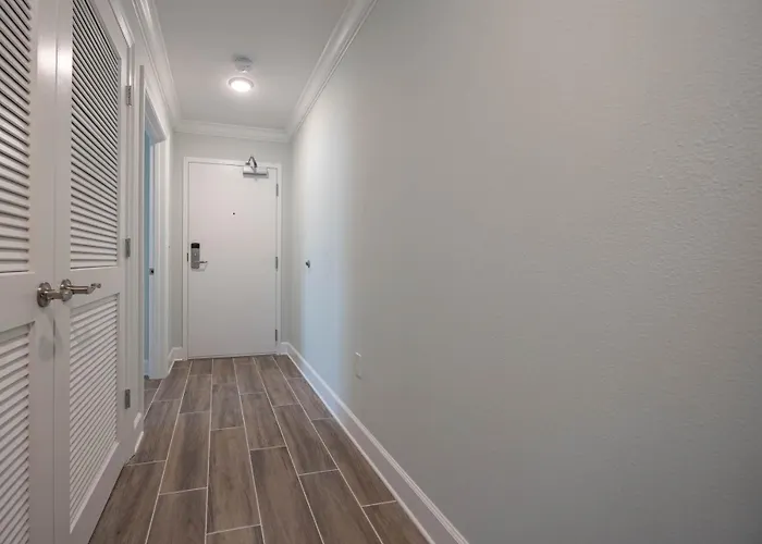 Phoenix Gulf Towers 1405 Apartment