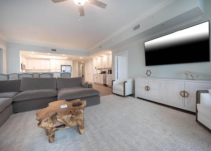 Phoenix Gulf Towers 1405 Apartment